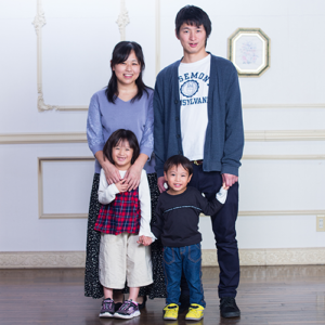 <small>– Family –</small>家族